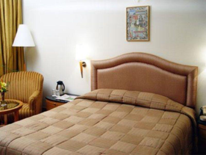 Hotel Yamuna View Агра Экстерьер фото